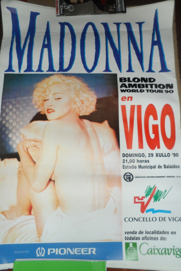 Mirad lo que me he topado!! Carteles Madonna en Vigo 1990