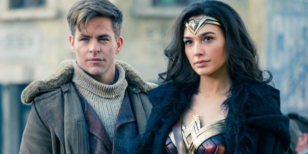 CHRIS PINE SE BURLA DE “LOS VENGADORES” 