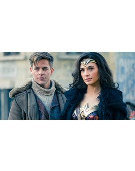 CHRIS PINE SE BURLA DE “LOS VENGADORES” 