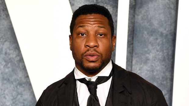 Jonathan Majors es declarado culpable. Y Despedido. Adios a su carrera.