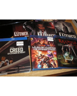 Uno sale un rato, y se encuentra el metal de Creed "to guapo".