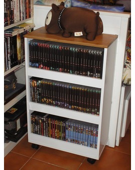 Y encontré, un mueble para mas pelis.