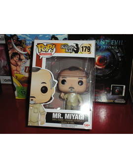 Miyagi caza moscas XD.