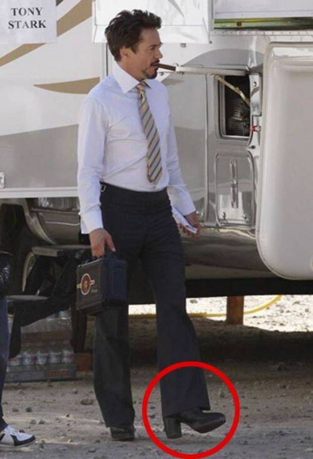 Los zapatos especiales de Robert Downey Jr