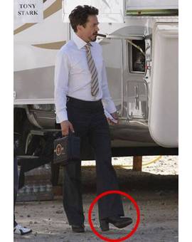 Los zapatos especiales de Robert Downey Jr