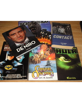 Acaparando libros que otros querían tirar.