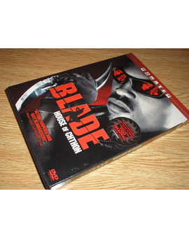 Ya puestos, la podrían editar algún día en españa, es cutrilla pero hace gracia tenerla.