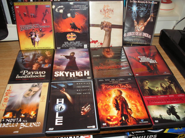 Terror suspense, frikadas y un VHS de entre las tinieblas.