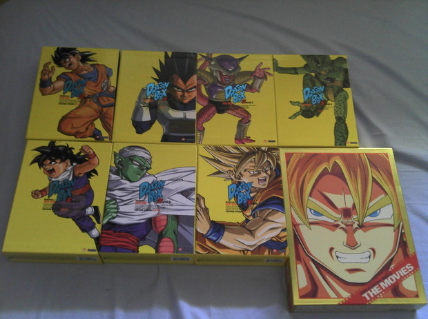 DVDs americanos de Dragon Ball Z y Dragon Box japonés de las películas.