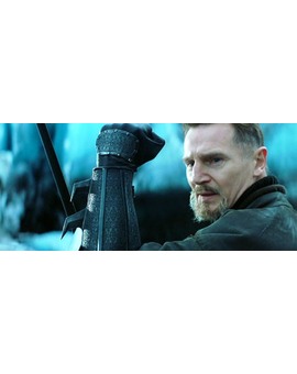 Neeson no puedo estar en Arrow por agenda