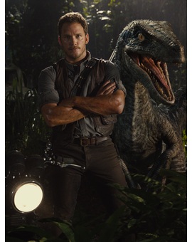 Foto de Owen con el raptor a calidad Ultra