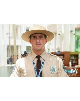 Desvelado el uniforme que luciran los Security officer en #JurassicWord 