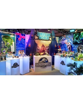 El stand de JW en la feria del juguete