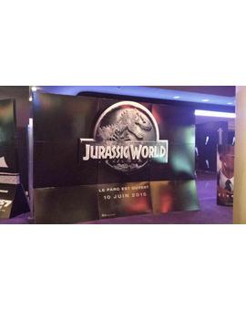 Los Stand de Jurassic World comienzan a verse en los cines