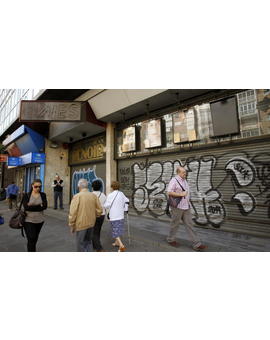 El auténtico cine de barrio (los cines paz resisten en el centro de madrid)