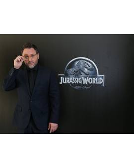 Video de Colin Trevorrow dirigiendo Jurassic World (Spoilers) + Programa koreano sobre el estreno de Jurassic World (Con nuevas escenas) y Entrevista a Steven Spielberg y Colin Trevorrow