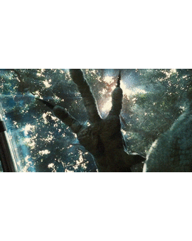 Jurassic World - 'RealD 3D' Featurette + JURASSIC WORLD Promo Clip - Jurassic Waterloo (SPOILERS)