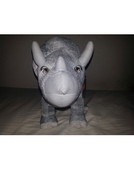 Peluche Triceratops Jurassic World 1/4 (Gracias a Albertronik por el aviso)