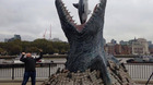 Foto-del-dia-un-mosasaurus-en-londres-por-jurassic-world-c_s