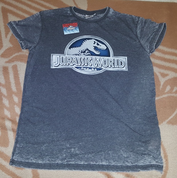 Camiseta oficial de Jurassic World: A la venta en Primark por solo 10 euros