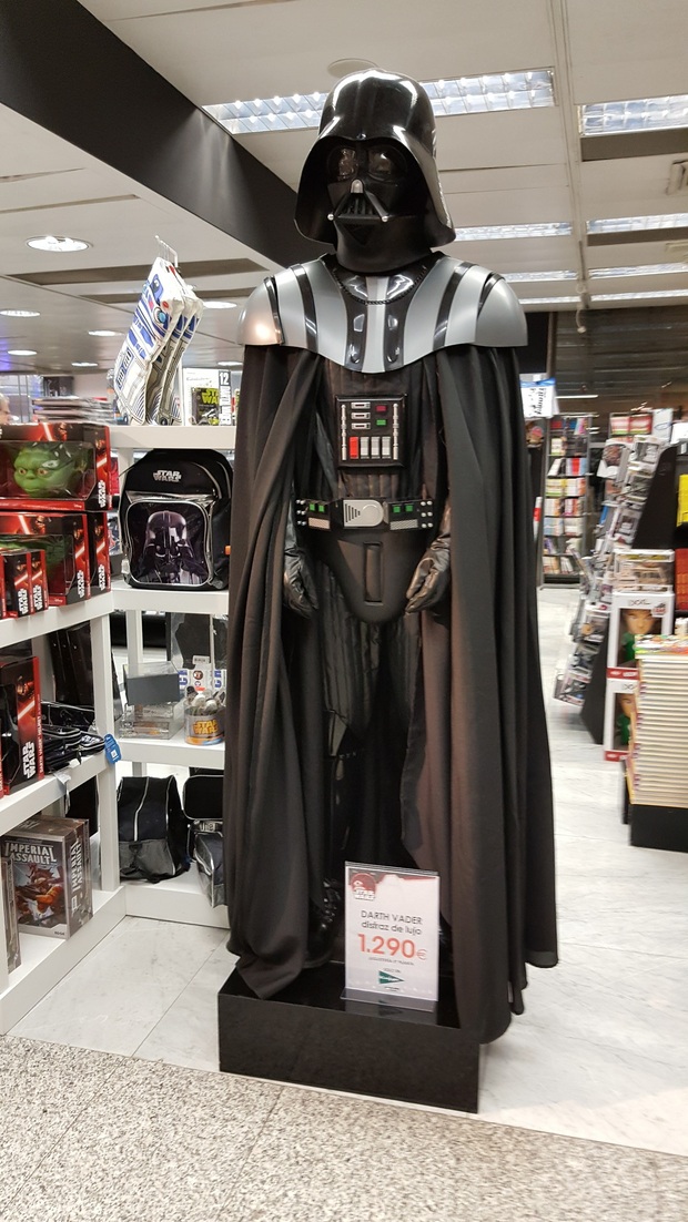 Disfraz de Darth Vader a la venta en ECI castellana por 1290 euros
