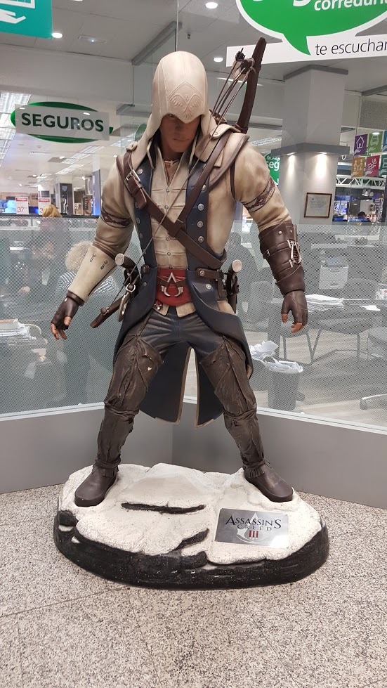 Los Assassins comienzan a prepararse para el proximo estreno de la peli en el corte ingles de nuevos ministerios...