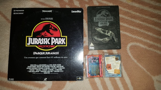 Jurassic Park Laser Disc + Jurassic Park Trilogy DVD Steelbook + Tarjetas Jurassic Park 3: Mis ultimas adquisiciones Jurasicas (1/2)