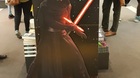 Carteles-publicitarios-de-star-wars-en-las-tiendas-con-la-cuenta-atras-c_s