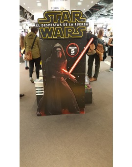 Carteles publicitarios de Star Wars en las tiendas con la cuenta atras