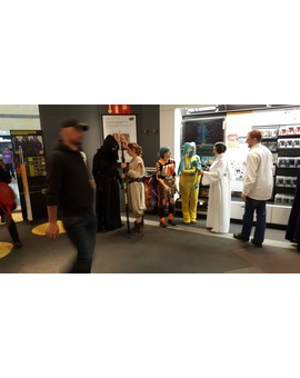 PErsonajes de Star Wars en Fnac Parquesur 1/2