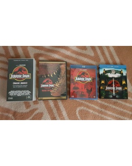 Jurassic Park: La Evolución se abre Camino (VHS, DVD, BLU RAY, BLU RAY 3D...)