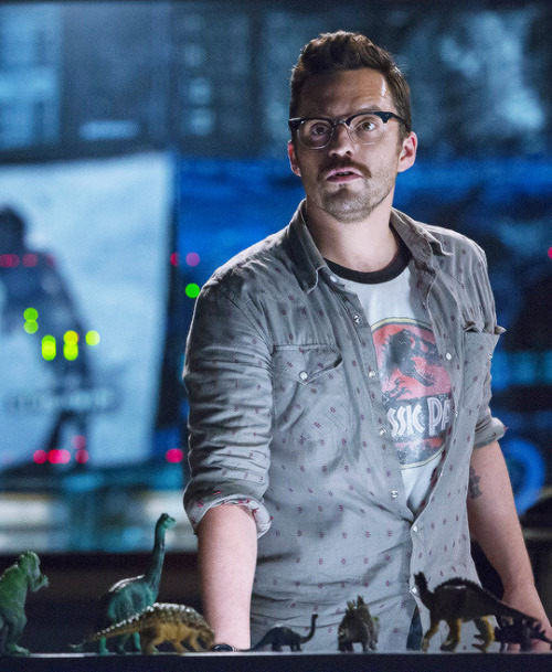 La camiseta del personaje de Lowery Cruthers en Jurassic World a la venta en Amazon