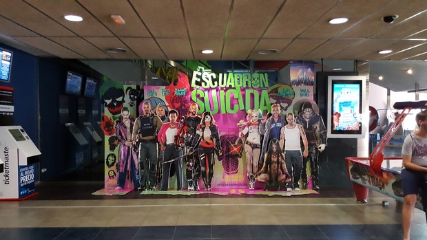 Escuadrón Suicida: Impresionante cartel promocional en los cines