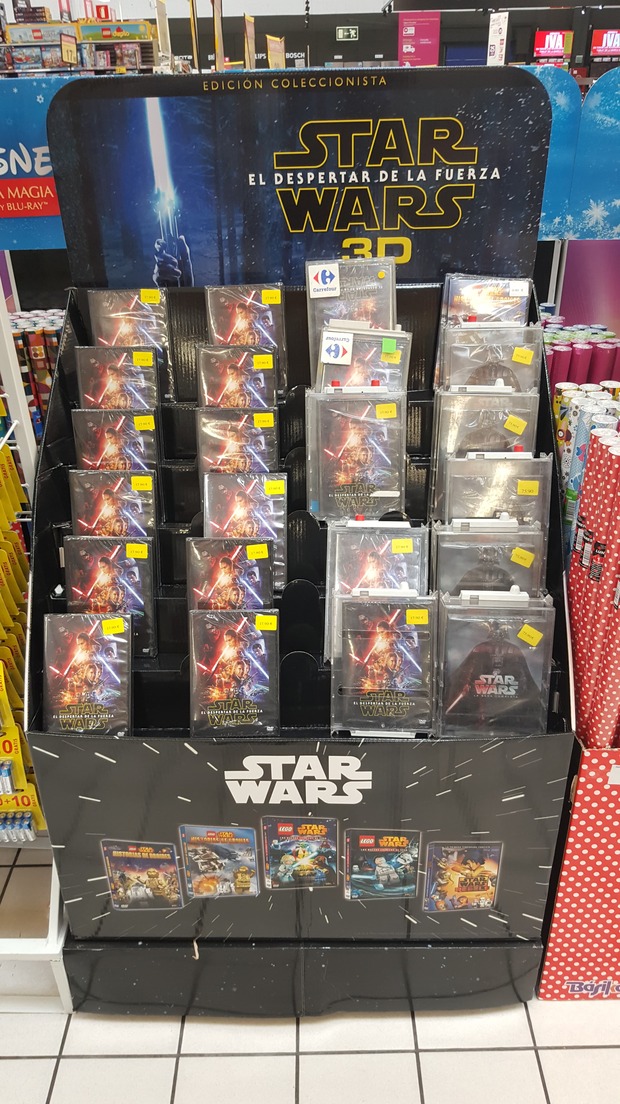 En Carrefour son así de cachondos: Ponen  el Stand de la 3D de Star Wars y ni rastro de ella xd