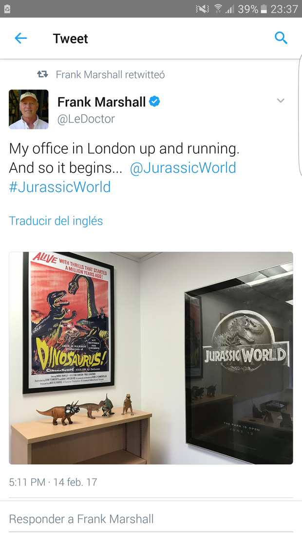 Frank Marshall muestra su despacho en Londres. Chris Pratt y Bryce Dallas Howard ya han llegado a Londres también. Todo listo para el inicio del rodaje de Jurassic World 2