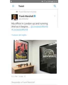 Frank Marshall muestra su despacho en Londres. Chris Pratt y Bryce Dallas Howard ya han llegado a Londres también. Todo listo para el inicio del rodaje de Jurassic World 2