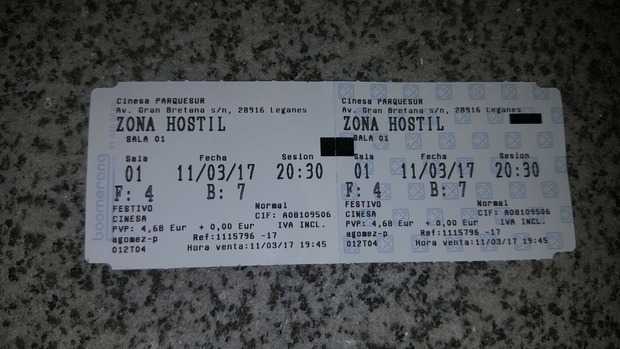 Zona Hostil: Mi Crítica y mi Entrada. Nota 5.5/10. Mas banderas Españolas en 90 minutos que banderas americanas en todas las películas de Michael Bay juntas.