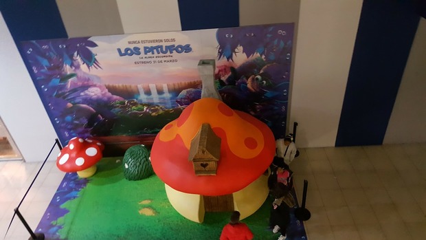Original publicidad de Los Pitufos en los cines