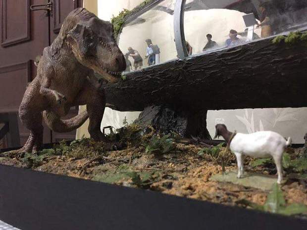 Lo que se puede llegar a hacer tuneado un poquito el Rex de Papo