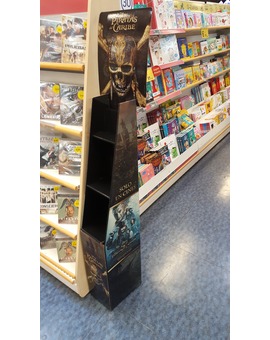 En Carrefour han puesto stand anunciando la peli de Piratas del Caribe.