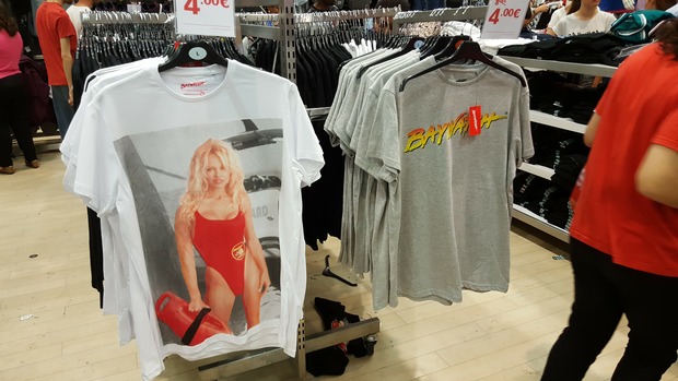 Camisetas de Los Vigilantes de la Playa en Primark a 4 euros