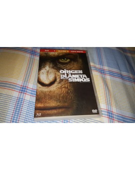 Pequeño Favor: Escaneo caratula Blu Ray El Origen del Planeta de Los Simios Blu Ray ¿Alguien me la podría pasar?