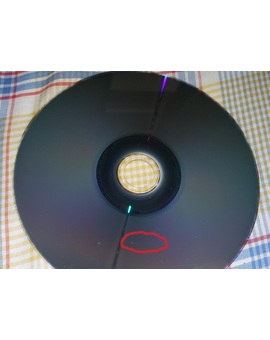 ¿Puede un disco Blu Ray dar fallo al reproducirse por culpa de un micro arañazo como el que se ve en la foto?