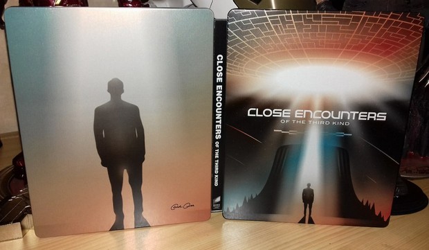 Encuentros en la Tercera Fase: Steelbook Exterior