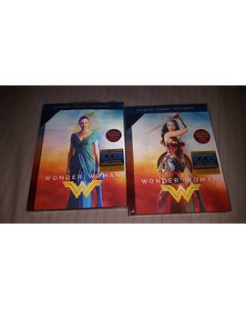 Curiosidad: Los que habéis comprado el Digibook. Al mirarlo de frente ¿Veis a Wonder Woman con el vestido de guerrera o con el vestido azul?