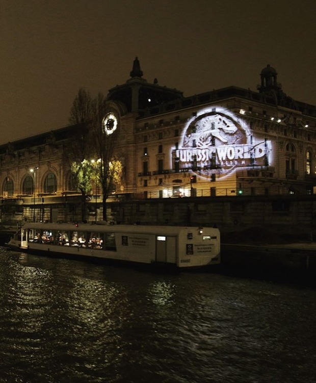 Jurassic World Fallen Kingdom: Publicidad por las calles de París (mas fotos dentro) + Video tras las cámaras de Jurassic World 1 (Batalla Final)