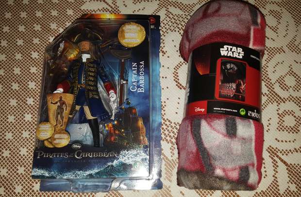 Figura Barbossa Piratas del Caribe + Manta Star Wars: Mi Compra 22-12-2017 (Gracias a Albertronik)