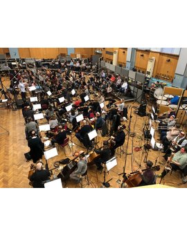 Michael Giacchino grabando la BSO de Jurassic World El Reino Caido