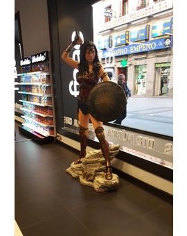Wonder Woman a tamaño real en la Fnac
