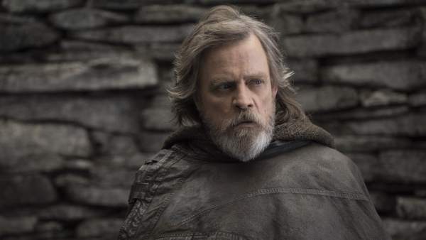 Mark Hamill revela el final que George Lucas quería para 'Star Wars'  